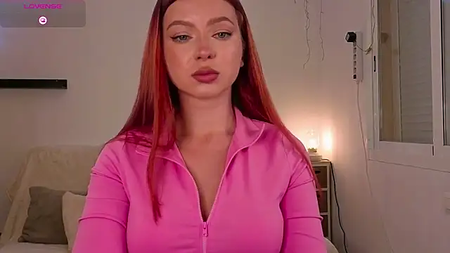 Snapshot of Karinchik_ chatting on December 15, 2025, 9:41 pm Karinchik online show from December 15, 2025, 9:41 pm