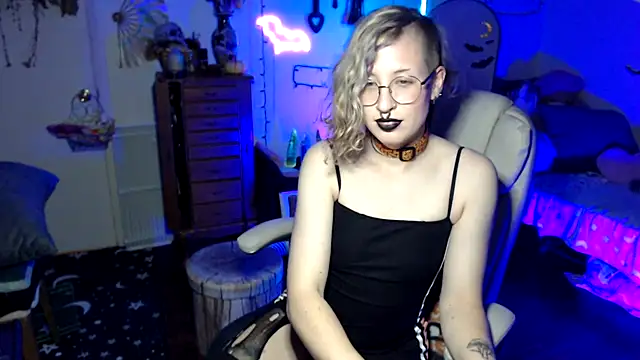 Bigbearnbunnyboy online show from March 10, 2026, 5:12 am