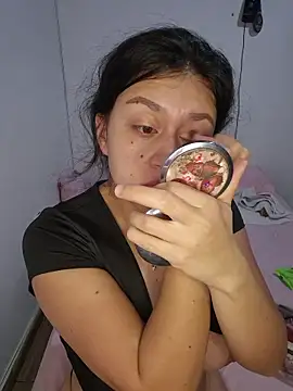 Snapshot of lombarlana-89 chatting on November 23, 2025, 11:32 am lombarlana-89 online show from November 23, 2025, 11:32 am