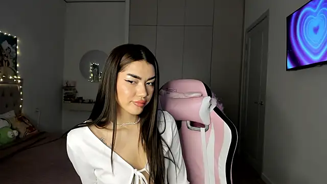 Snapshot of Shineel chatting on January 13, 2026, 2:50 am Shineel online show from January 13, 2026, 2:50 am