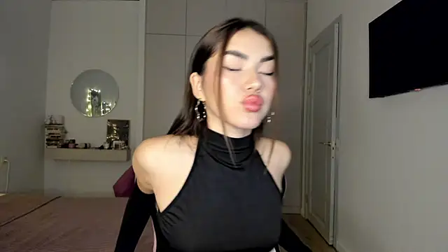 Snapshot of Shineel chatting on January 15, 2026, 2:27 am Shineel online show from January 15, 2026, 2:27 am