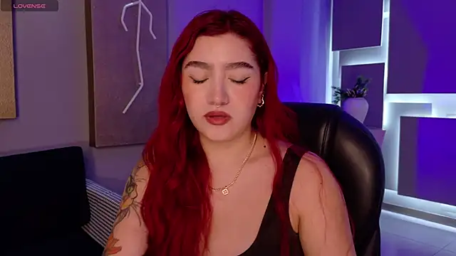 Snapshot of ViolettCastel chatting on December 21, 2025, 11:28 am ViolettCastel online show from December 21, 2025, 11:28 am