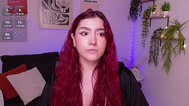 Snapshot of ViolettCastel chatting on April 2, 2026, 7:00 pm ViolettCastel online show from April 2, 2026, 7:00 pm
