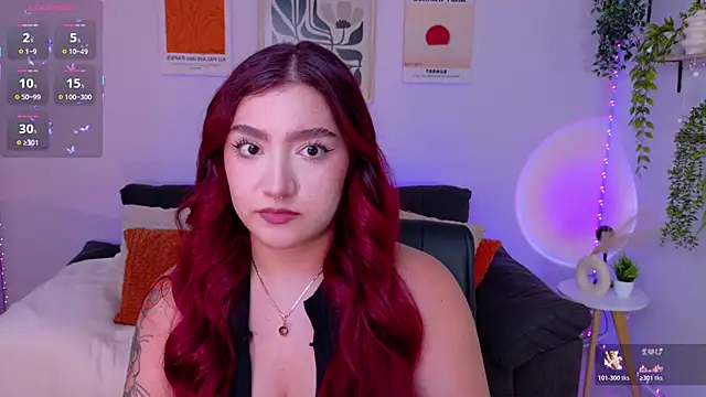 Snapshot of ViolettCastel chatting on June 15, 2026, 8:22 pm ViolettCastel online show from June 15, 2026, 8:22 pm