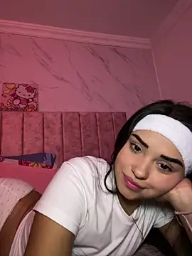 Snapshot of Kimmymadison- chatting on April 15, 2026, 3:35 am Kimmymadison- online show from April 15, 2026, 3:35 am