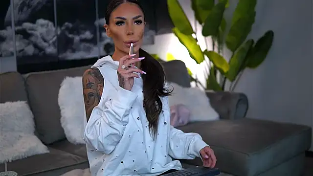 RaquelleVon online show from September 26, 2025, 7:01 am