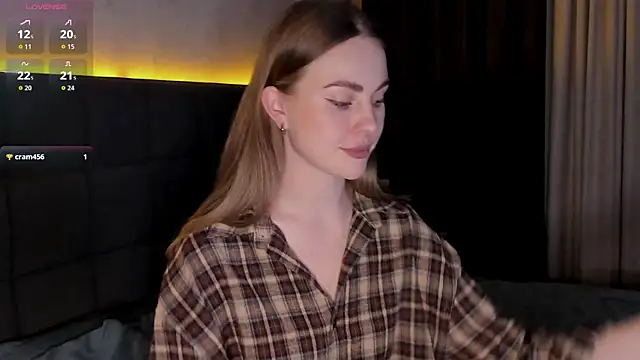 Snapshot of LoveGameSexx chatting on January 15, 2026, 4:11 pm LoveGameSexx online show from January 15, 2026, 4:11 pm