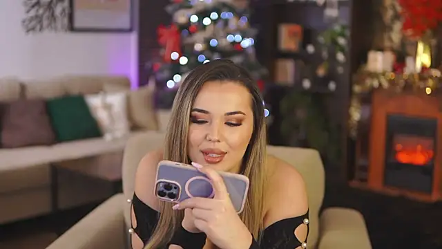 Snapshot of EvaSunderland chatting on December 20, 2024, 11:58 pm EvaSunderland online show from December 20, 2024, 11:58 pm