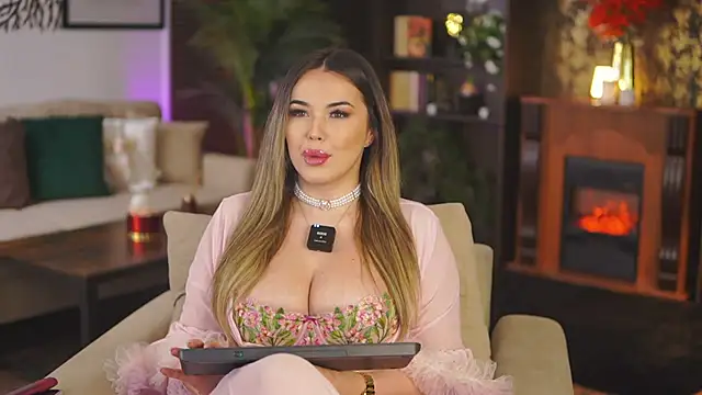 Snapshot of EvaSunderland chatting on January 12, 2025, 8:25 pm EvaSunderland online show from January 12, 2025, 8:25 pm