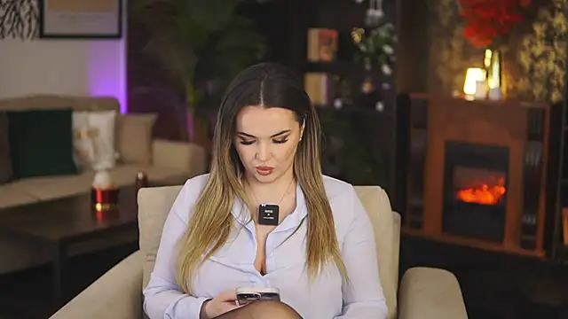 Snapshot of EvaSunderland chatting on January 13, 2025, 8:04 pm EvaSunderland online show from January 13, 2025, 8:04 pm