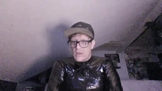 Snapshot of Bigthroaterboy chatting on November 11, 2025, 9:26 pm Bigthroaterboy online show from November 11, 2025, 9:26 pm