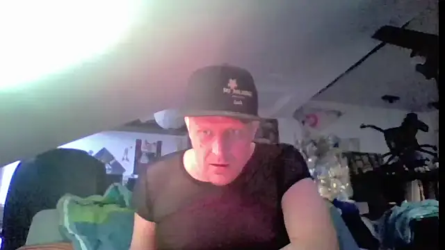Bigthroaterboy online show from June 1, 2026, 6:42 pm