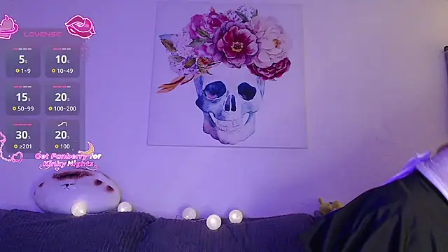 Colins Pink Room online show from January 5, 2026, 5:27 pm