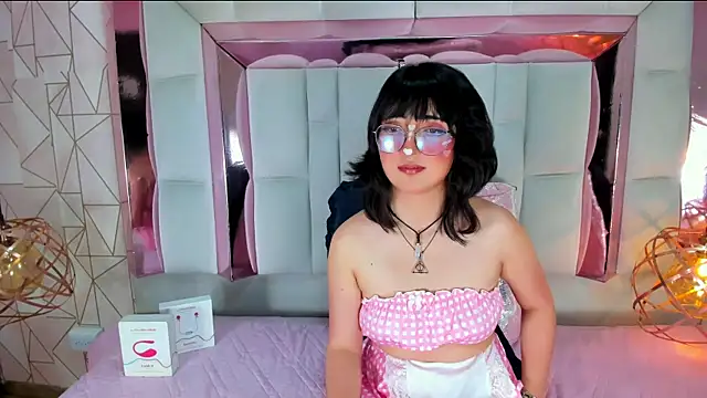 SaraMartini1 online show from March 17, 2025, 5:45 am