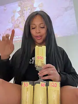 HaileyDiana online show from April 13, 2026, 2:33 pm