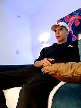 Snapshot of Restrepo300 chatting on March 18, 2026, 6:55 pm Restrepo300 online show from March 18, 2026, 6:55 pm