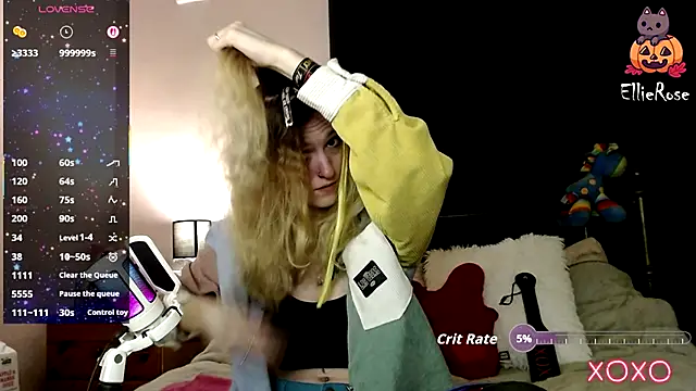 Snapshot of EllieeRose chatting on November 15, 2025, 6:59 pm EllieeRose online show from November 15, 2025, 6:59 pm