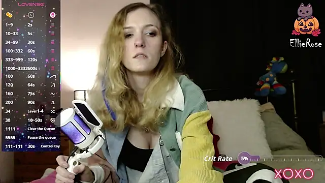 Snapshot of EllieeRose chatting on November 16, 2025, 8:14 pm EllieeRose online show from November 16, 2025, 8:14 pm