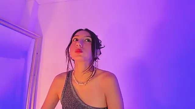 LyaEvanss online show from October 14, 2025, 1:56 pm