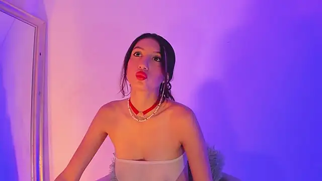 LyaEvanss online show from October 18, 2025, 1:45 pm