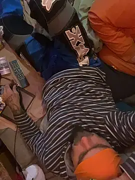 Snapshot of WilldoPita chatting on December 13, 2024, 5:05 am WilldoPita online show from December 13, 2024, 5:05 am