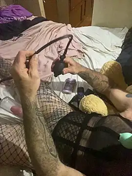 Snapshot of WilldoPita chatting on February 16, 2025, 9:27 pm WilldoPita online show from February 16, 2025, 9:27 pm