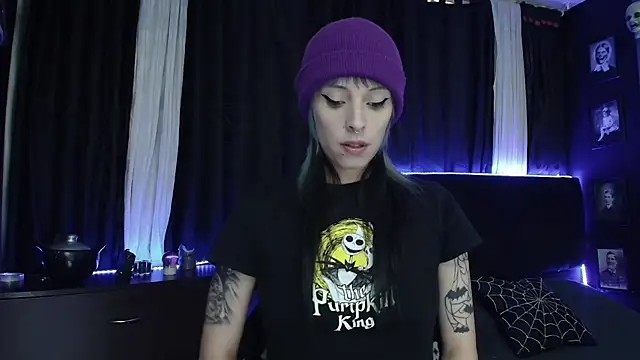 Snapshot of Goddess_Mortem chatting on September 19, 2025, 10:32 pm Goddess Mortem online show from September 19, 2025, 10:32 pm