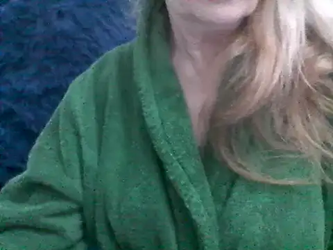 Snapshot of CarlyTreat chatting on February 27, 2025, 5:58 pm CarlyTreat online show from February 27, 2025, 5:58 pm