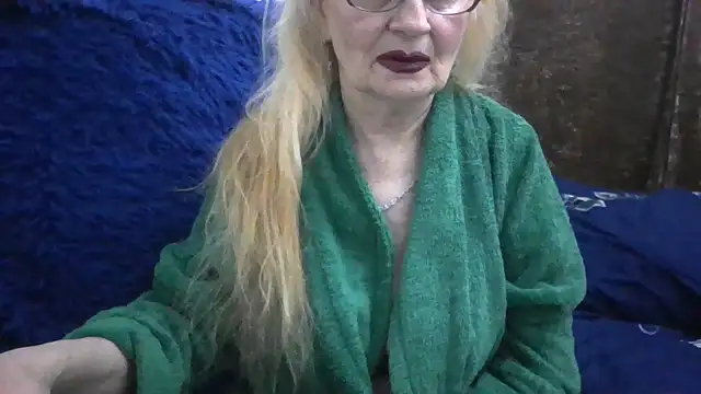 CarlyTreat online show from November 28, 2025, 3:14 pm