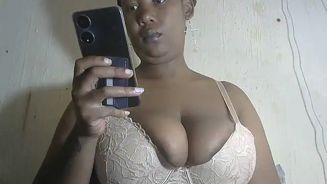 Snapshot of NippleMilkXx chatting on March 8, 2025, 10:43 am NippleMilkXx online show from March 8, 2025, 10:43 am