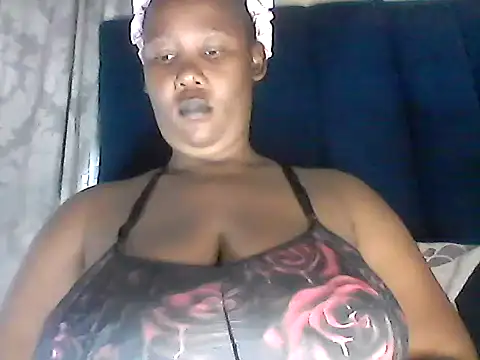 Snapshot of NippleMilkXx chatting on November 3, 2025, 6:47 am NippleMilkXx online show from November 3, 2025, 6:47 am