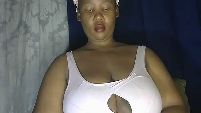 Snapshot of NippleMilkXx chatting on November 6, 2025, 2:12 am NippleMilkXx online show from November 6, 2025, 2:12 am