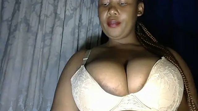 Snapshot of NippleMilkXx chatting on December 3, 2025, 7:34 pm NippleMilkXx online show from December 3, 2025, 7:34 pm