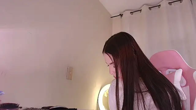 shanakendal2 online show from October 16, 2025, 2:07 pm