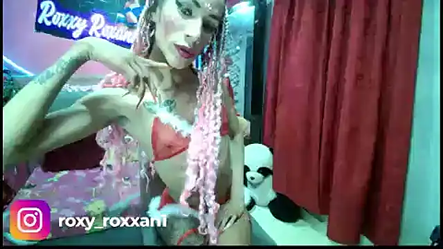 Snapshot of roxy_roxxan chatting on December 7, 2024, 11:56 pm roxy roxxan online show from December 7, 2024, 11:56 pm
