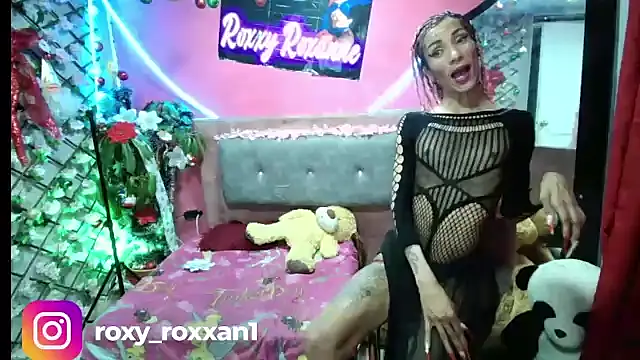 Snapshot of roxy_roxxan chatting on December 10, 2024, 2:05 am roxy roxxan online show from December 10, 2024, 2:05 am