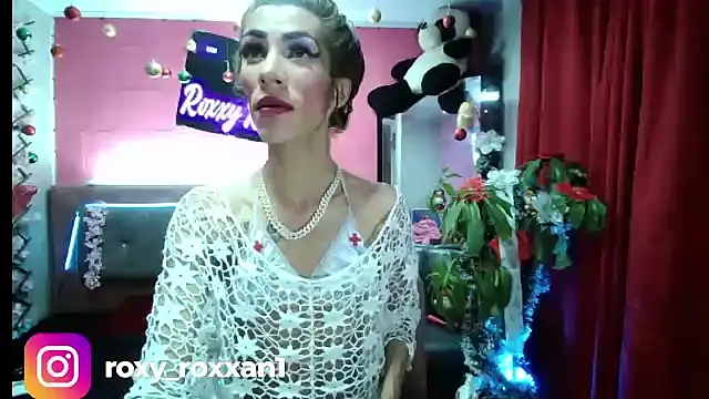 Snapshot of roxy_roxxan chatting on December 30, 2024, 3:25 am roxy roxxan online show from December 30, 2024, 3:25 am