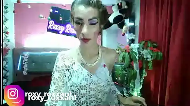 Snapshot of roxy_roxxan chatting on December 30, 2024, 1:14 pm roxy roxxan online show from December 30, 2024, 1:14 pm