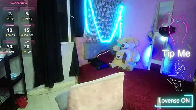 Snapshot of roxy_roxxan chatting on February 21, 2025, 3:01 am roxy roxxan online show from February 21, 2025, 3:01 am