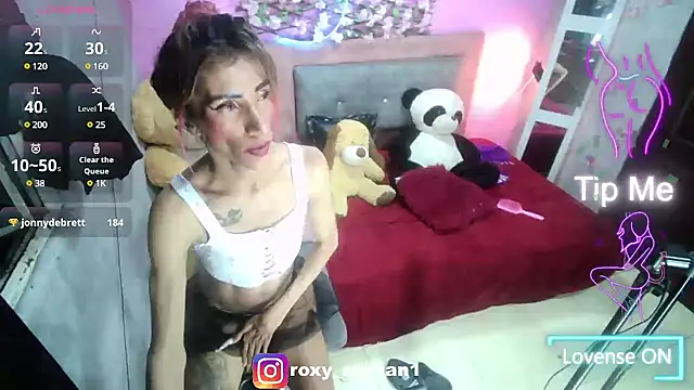 Snapshot of roxy_roxxan chatting on March 1, 2025, 2:26 am roxy roxxan online show from March 1, 2025, 2:26 am