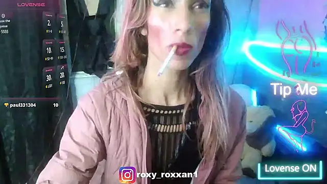 Snapshot of roxy_roxxan chatting on March 20, 2025, 1:35 am roxy roxxan online show from March 20, 2025, 1:35 am