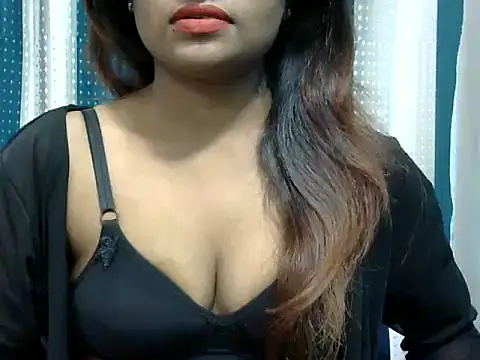 Snapshot of Mayra_baby chatting on December 18, 2025, 6:03 pm Mayra baby online show from December 18, 2025, 6:03 pm