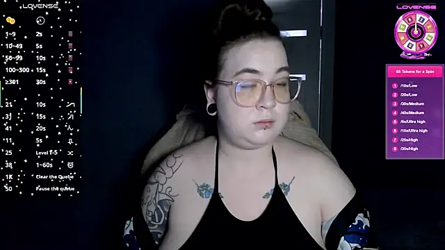 Snapshot of Valeri-Star chatting on December 17, 2025, 10:21 am Valeri-Star online show from December 17, 2025, 10:21 am