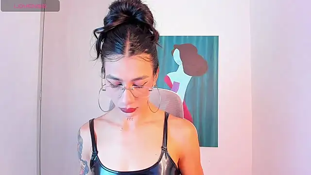 sofiaa grey  online show from February 10, 2026, 3:49 pm