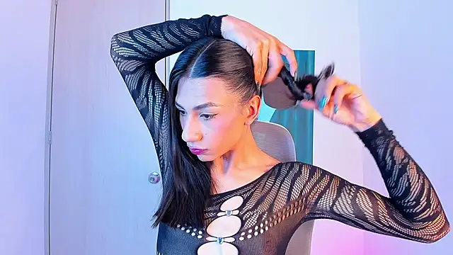 sofiaa grey  online show from March 29, 2026, 3:56 pm