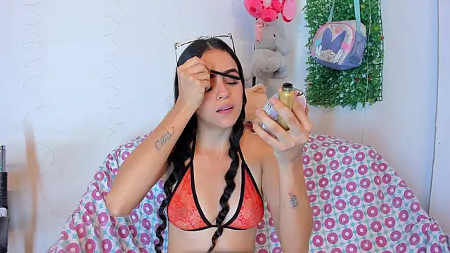 Snapshot of emilyclay_1 chatting on December 17, 2025, 8:15 pm emilyclay 1 online show from December 17, 2025, 8:15 pm