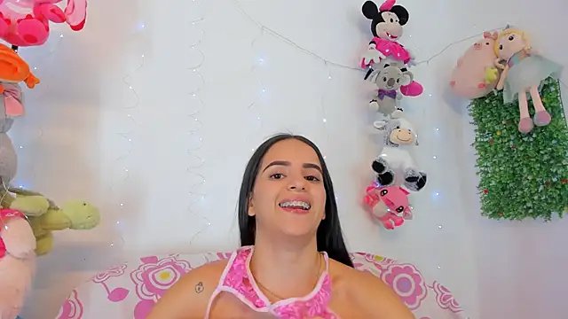 Snapshot of emilyclay_1 chatting on January 10, 2026, 7:43 am emilyclay 1 online show from January 10, 2026, 7:43 am