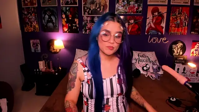 Snapshot of anne_cross chatting on December 12, 2024, 2:48 am anne cross online show from December 12, 2024, 2:48 am