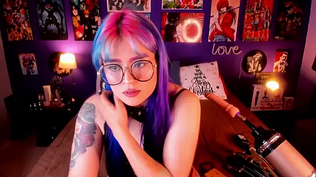 Snapshot of anne_cross chatting on January 18, 2025, 2:14 am anne cross online show from January 18, 2025, 2:14 am