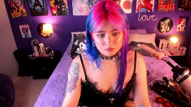 Snapshot of anne_cross chatting on March 22, 2025, 12:17 am anne cross online show from March 22, 2025, 12:17 am